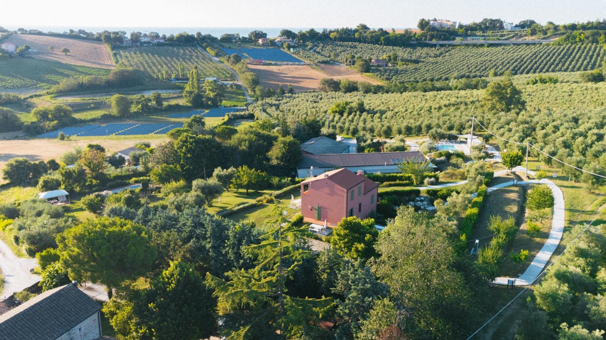 A3Passi Villa Ancona Bagian luar foto